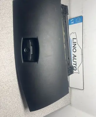Glove box