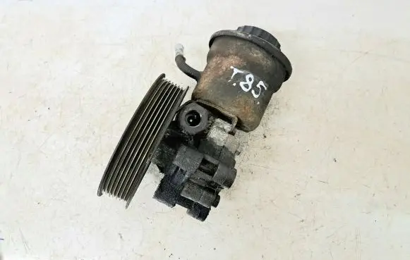 Toyota Avensis T250 Power steering pump