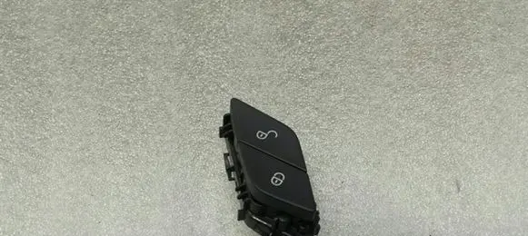 Mercedes-Benz E W238 Central locking switch button A2139059703