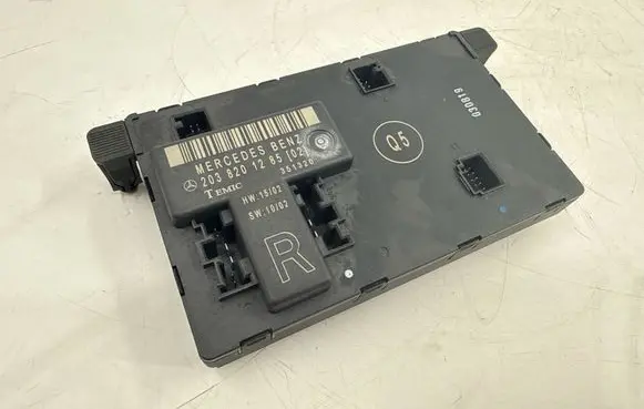 Mercedes-Benz C W203 Door control unit/module 2038201285