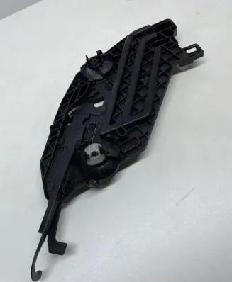Skoda Octavia Mk2 (1Z) Headlight/headlamp mounting bracket 1170352