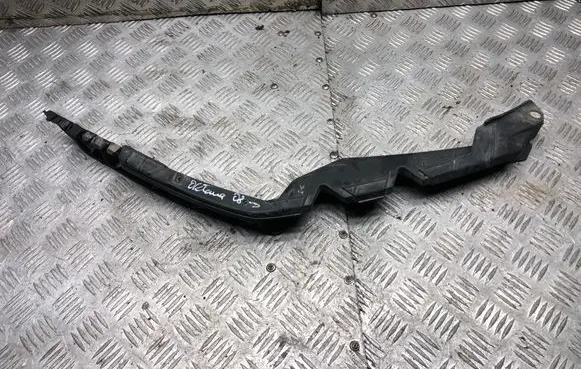 Skoda Octavia Mk2 (1Z) Front bumper mounting bracket 1Z0807184
