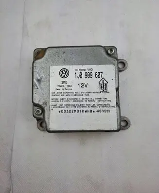 Volkswagen PASSAT B5 Airbag control unit/module 1J0909607 40970209 5WK4199