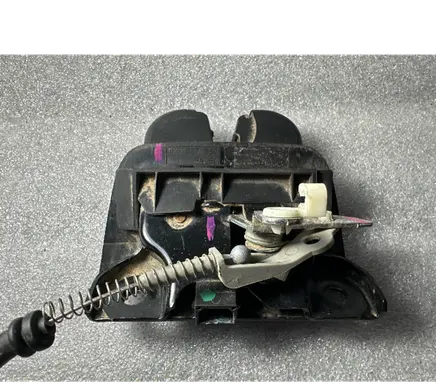 Audi A4 S4 B6 8E 8H Tailgate/trunk/boot lock/catch/latch 8E9827520