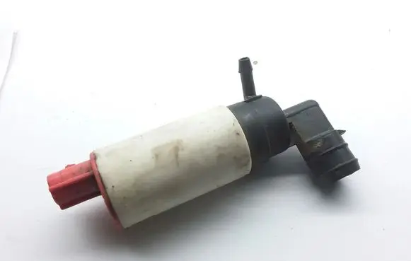 Volvo S40, V40 Windscreen/windshield washer pump 040298