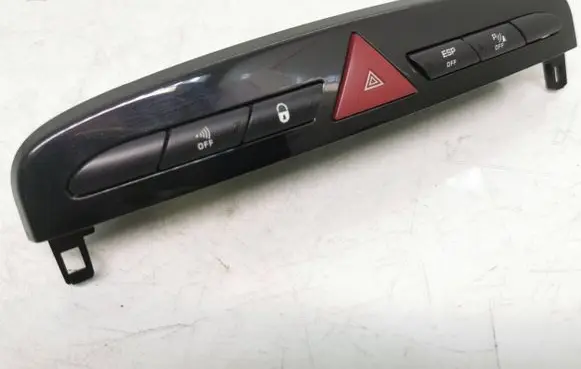 Peugeot RCZ Hazard light switch 9659214977 03069070 706310