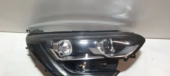 Renault Megane II Headlight/headlamp 260108478R 90060925 900609250NJR