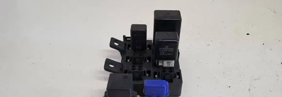 Mitsubishi Pajero Fuse module 0567006480