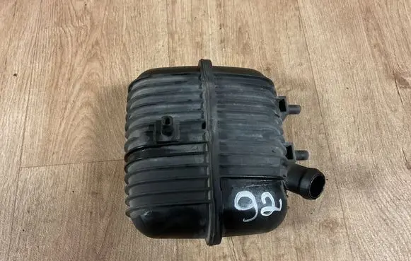 Audi A4 S4 B7 8E 8H Vacuum air tank 8E0129955