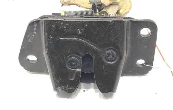 Hyundai Santa Fe Tailgate exterior lock 