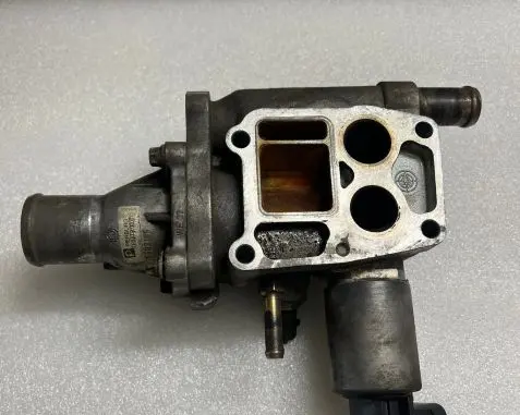 Opel Vectra C Thermostat/thermostat housing 55559534 72839106 24445720