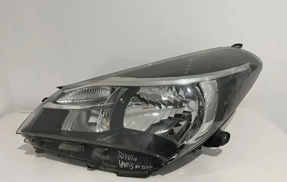 Toyota Yaris Headlight/headlamp