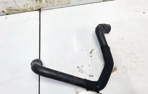 Mercedes-Benz B W245 Engine coolant pipe/hose