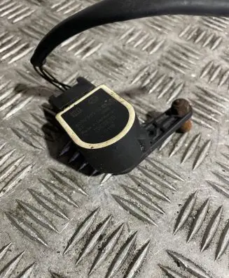 Headlight/headlamp level sensor