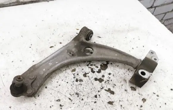 Volkswagen PASSAT B6 Front lower control arm/wishbone