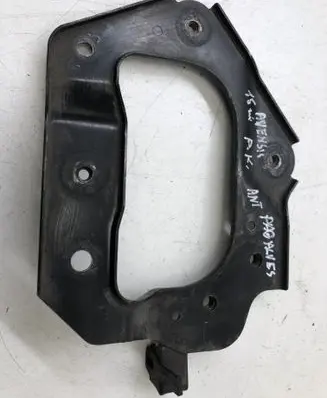 Toyota Avensis T270 Other engine bay part