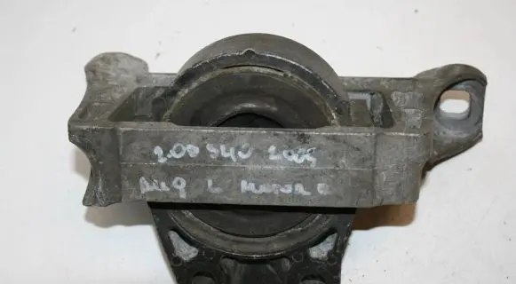 Ford Focus Engine mount bracket 3m516f0125
