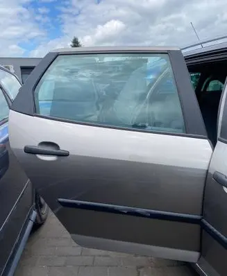 Peugeot 407 Rear door