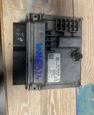Volkswagen PASSAT B5.5 Engine control unit/module 03P906021AQ 03P906021H