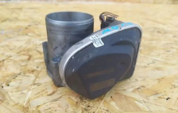 Volkswagen Golf VI Throttle valve