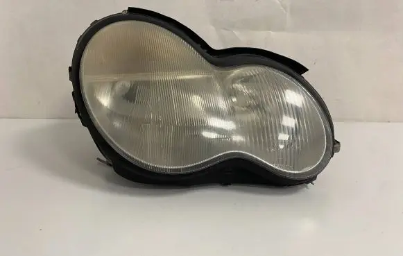 Mercedes-Benz C W203 Headlight/headlamp A2038200261 0301166202
