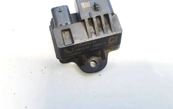 BMW 1 F20 F21 Glow plug pre-heat relay 781085603 0522120103