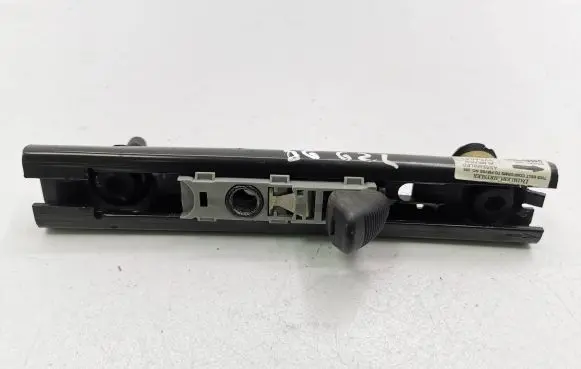 Chrysler Voyager Seat belt adjustment rail 04680460AI V254041