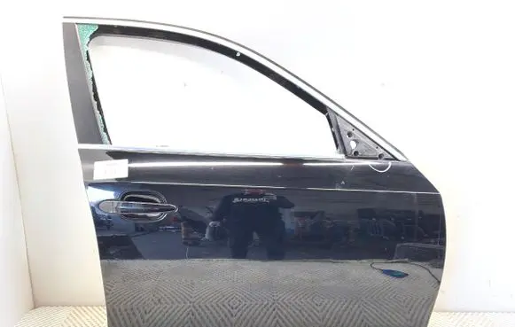 BMW 5 E60 E61 Front door 668