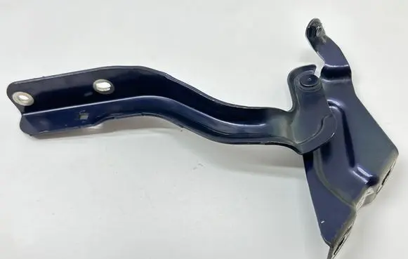 Engine bonnet/hood hinges