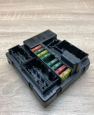 BMW Z4 E85 E86 Fuse module 7560626 756062601