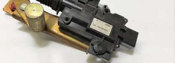 Chrysler PT Cruiser Central locking motor 4894069AA