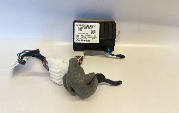 Mercedes-Benz A W176 Fuel injection pump control unit/module A0009006207 A0009012100 A2C53371279