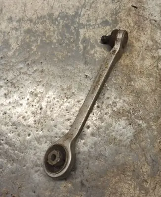 Volkswagen PASSAT B5 Front control arm 8D0407505H