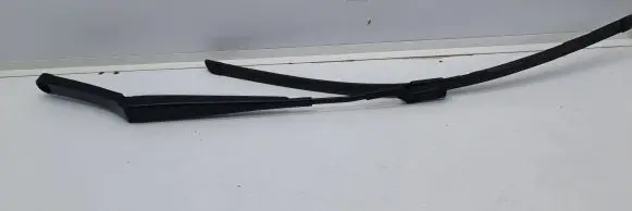 Skoda Scala Front wiper blade arm 657955403