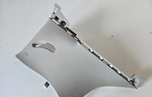 Nissan Leaf II (ZE1) (B) pillar trim (top) 769355SH0A