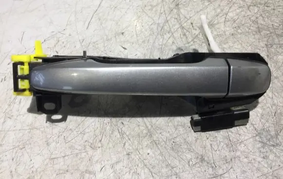 Toyota Avensis T270 Front door exterior handle