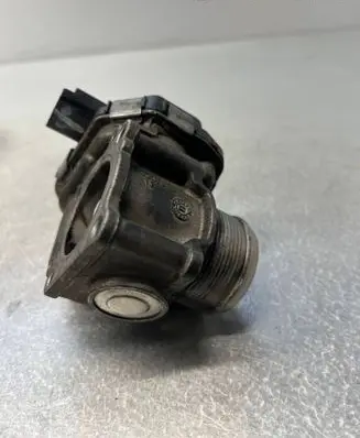 Volvo S70 V70 V70 XC Throttle valve 28098656