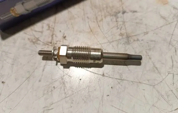 Renault Megane I Glow plug 0100226299