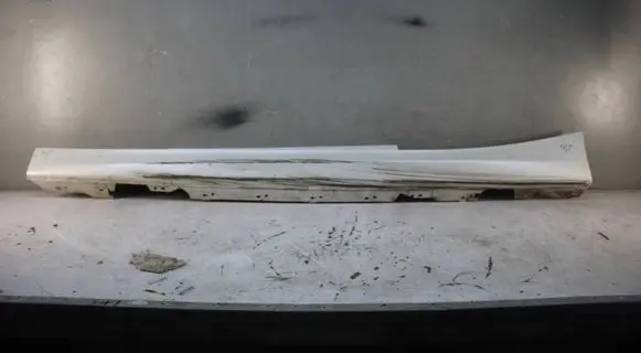 Sill/side skirt trim