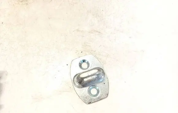 Toyota Hilux (AN10, AN20, AN30) Front door lock loop/hook striker 
