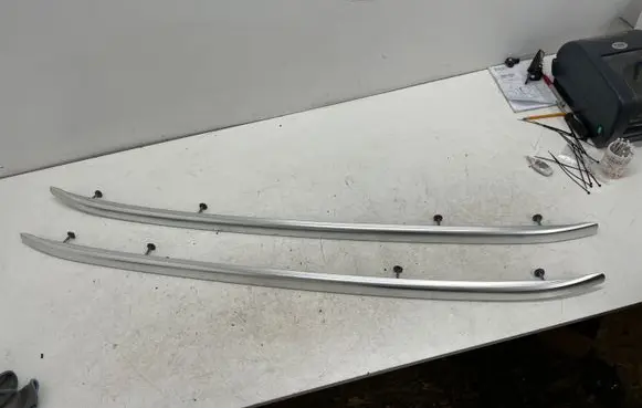 Audi Q3 F3 Roof bar rail 83A860022B 83A860021B