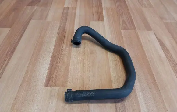 Mercedes-Benz C W204 Engine coolant pipe/hose A2048305796