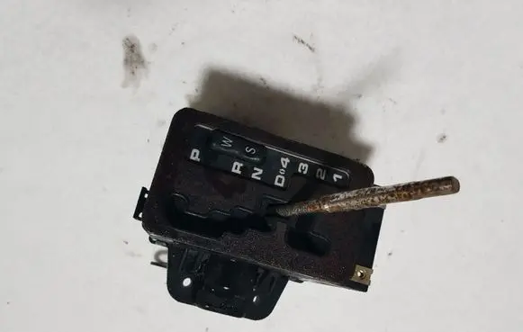 Mercedes-Benz C W202 Gear shifter/selector 2022670137