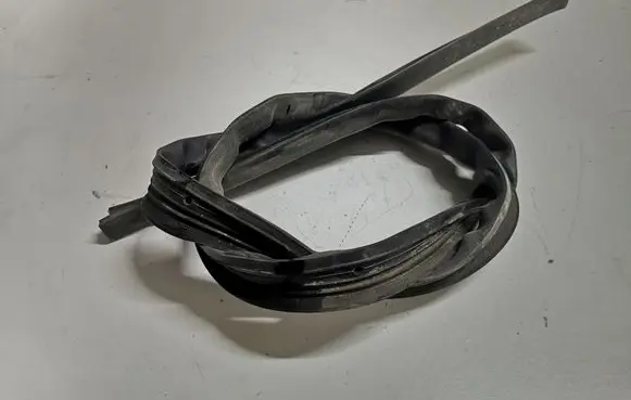 Audi Q5 SQ5 Front door rubber seal 80A833177