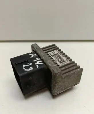 Renault Master III Glow plug pre-heat relay 110678071R