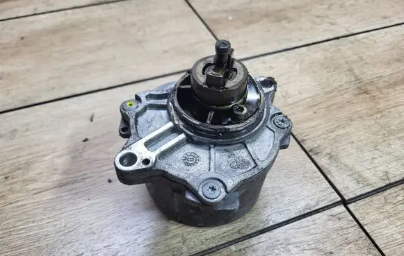 Mercedes-Benz S W221 Vacuum pump A6282300065