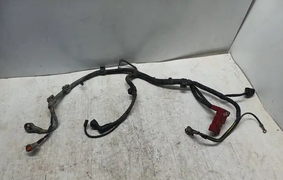 Mitsubishi Outlander Positive cable (battery)