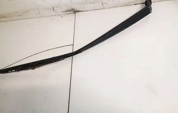 Toyota Auris 150 Front wiper blade arm