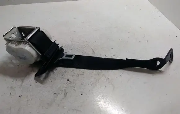 Mercedes-Benz C AMG W204 Middle seatbelt (rear) 33053533A 33062095C