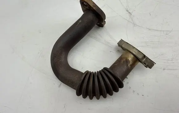 Volkswagen PASSAT B7 EGR valve line/pipe/hose 03P131521B